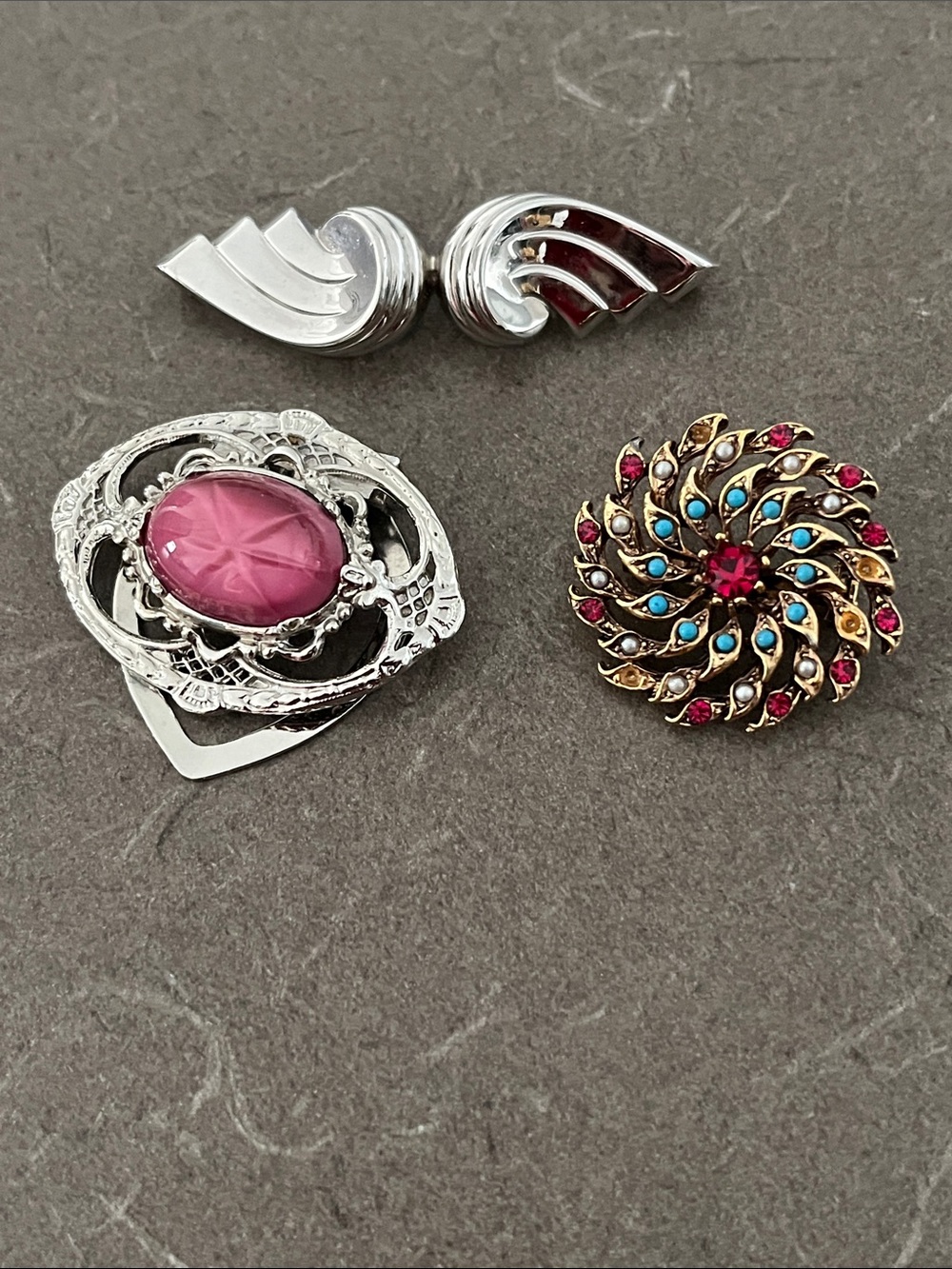 L👀K 3 for $10 Assorted Women’s Brooches and scarf clip.